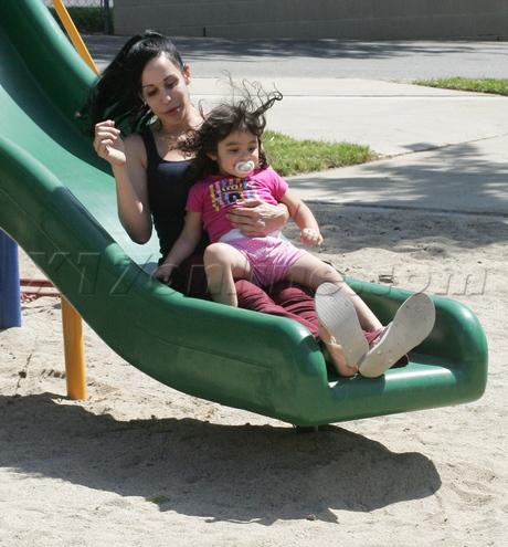 Октомама с детьми снимается в реалити-шоу