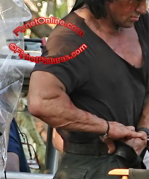 Сталлоне зажигает: старик Рэмбо идет на войну