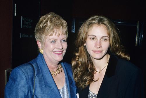 Звезды кино и их прекрасные мамы