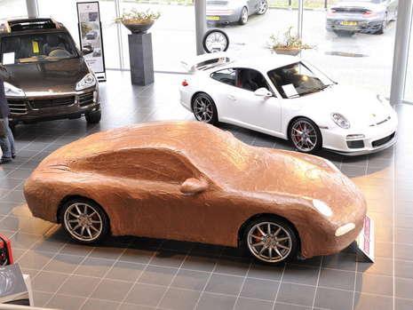 Голландцы приготовили к праздникам "шоколадный" Porsche