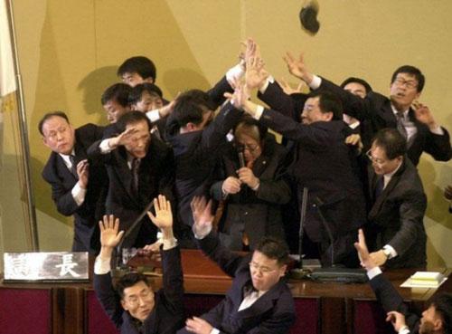 Как дерутся политики