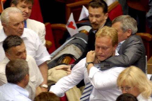 Как дерутся политики