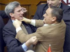 Как дерутся политики