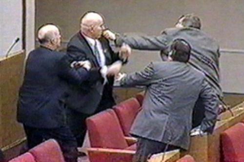 Как дерутся политики