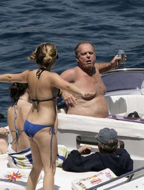 70-летний Джек Николсон собрал на катере гарем