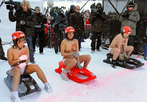 В Германии прошел чемпионат по "голым саням"