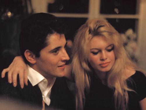 Редкие фотографии всемирно известных звезд. Часть 25