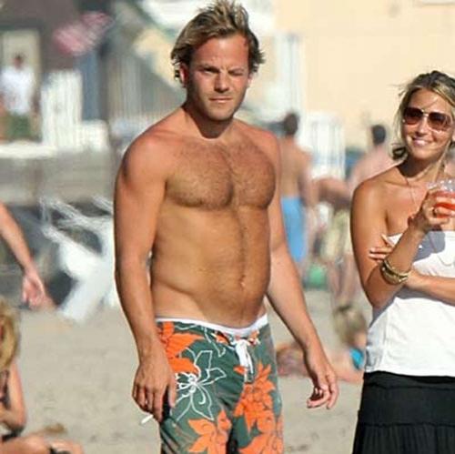 Звёздные торсы выгуливают на пляже