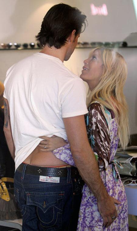 Звездные руки не для скуки: вся экспрессия знаменитостей