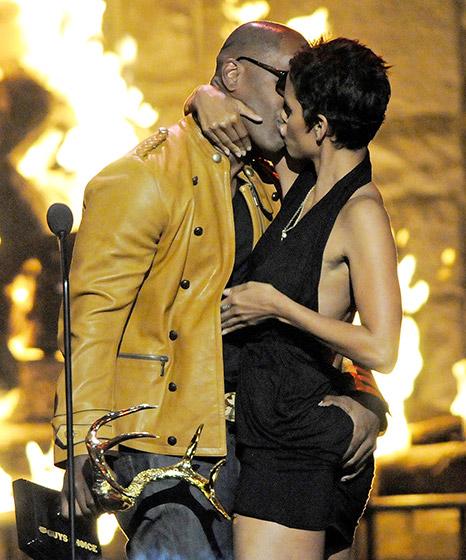 Звездные руки не для скуки: вся экспрессия знаменитостей