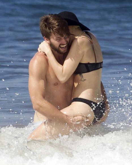 Звездные руки не для скуки: вся экспрессия знаменитостей