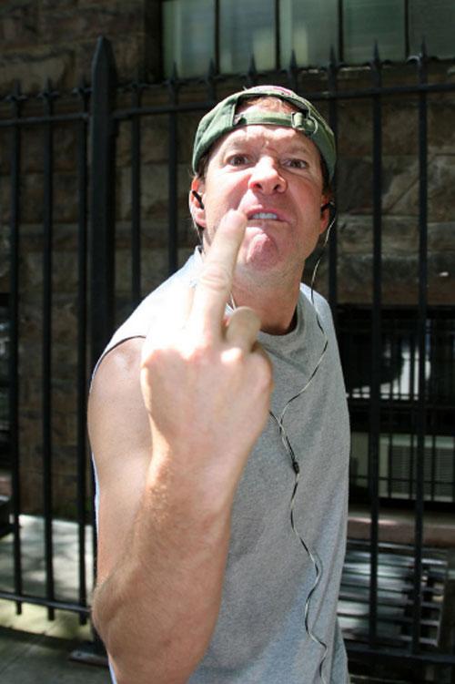 Известный комик унизил папарацци