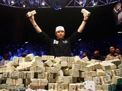 Победитель самого престижного в мире турнира по покеру выиграл  млн