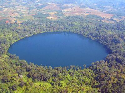 15 самых красивых кратерных озер нашей планеты