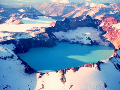 15 самых красивых кратерных озер нашей планеты