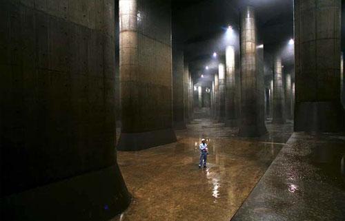 Подземный храм футуристического Токио