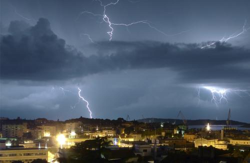 Самые  эффектные разряды молнии