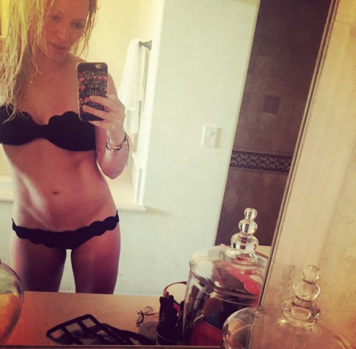 Зарубежные звезды открыли сезон бикини 2015