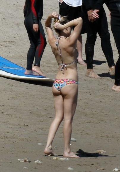 Зарубежные звезды открыли сезон бикини 2015