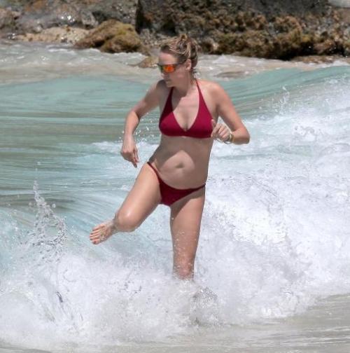 Зарубежные звезды открыли сезон бикини 2015