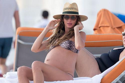 Похудевшие звёздные мамы: во время и после беременности