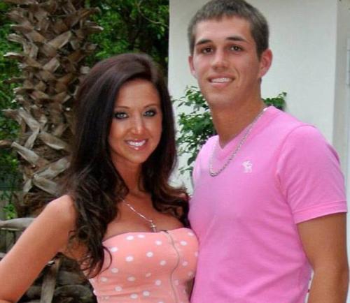 14  американских учительниц, осуждённых за связи с учениками