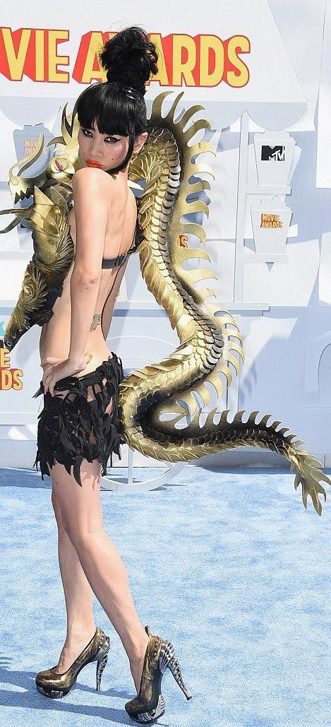 Самые нелепые и безвкусные наряды знаменитостей