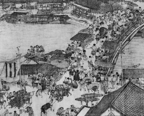 Мастер резьбы по дереву вырезал сотни ярких фигур и построек в стволе дерева