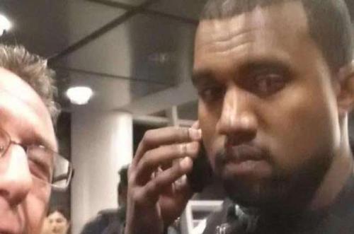 55 самых неловких фотографий фанатов с их кумирами