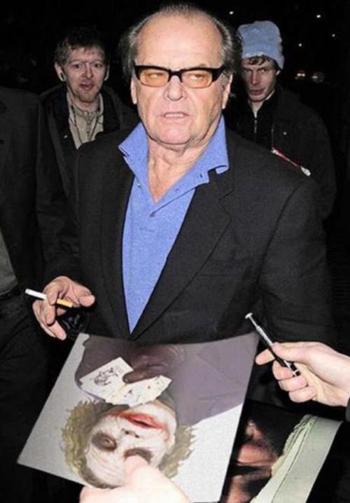 55 самых неловких фотографий фанатов с их кумирами