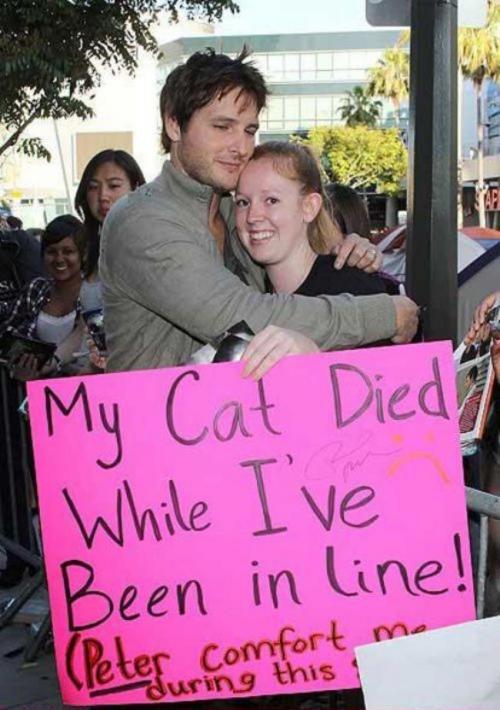 55 самых неловких фотографий фанатов с их кумирами