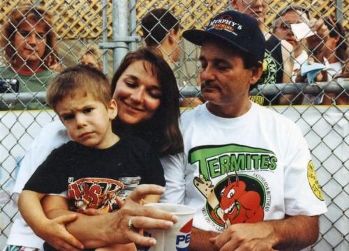 55 самых неловких фотографий фанатов с их кумирами