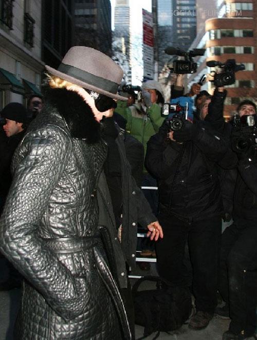 Папарацци застали Мадонну с новым любовником!