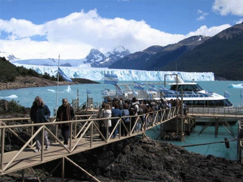 Гигантский ледник сползает на Аргентину