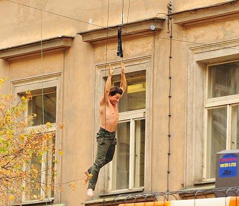 Том Круз совершает головокружительные трюки