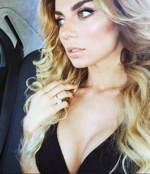 Самые роскошные декольте западных и российских звезд