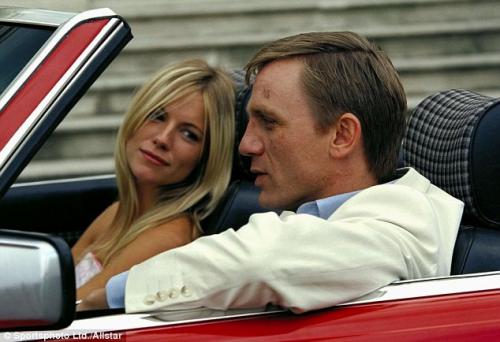 Самые громкие и скандальные истории измен знаменитостей