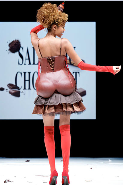 Лучшие модели шоколадного шоу 2011 в Париже