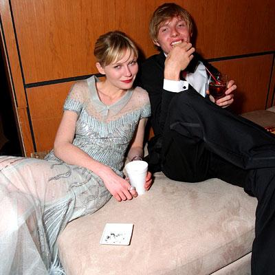 Незвездные родственники звезд