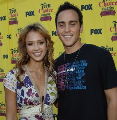 Незвездные родственники звезд