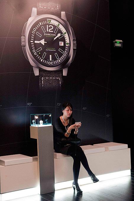 В Женеве представили самые дорогие часы планеты