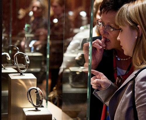 В Женеве представили самые дорогие часы планеты