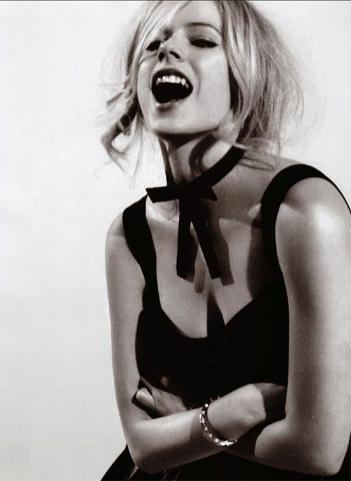 Рок-звезда Эврил Лавин снялась для  журнала «Жизнь и стиль»