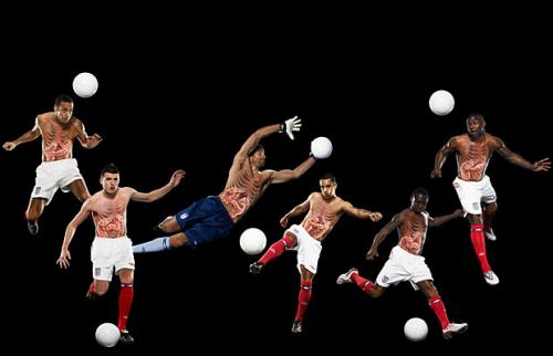 Английские футболисты показали свои внутренности