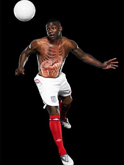 Английские футболисты показали свои внутренности