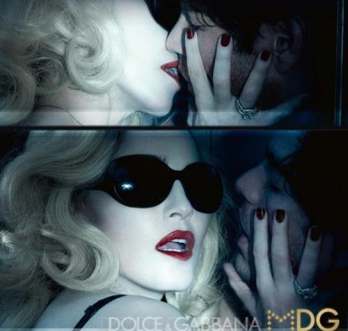 Мадонна снялась в откровенных позах для рекламы очков