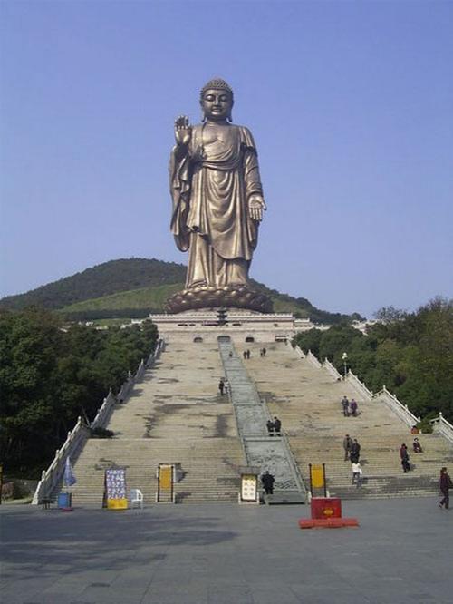 Самые большие статуи в мире