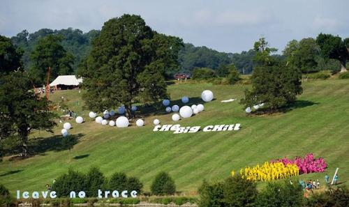 Спенсер Туник раздел и раскрасил любителей альтернативной музыки