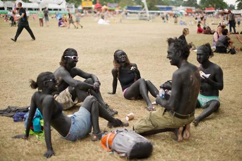 Спенсер Туник раздел и раскрасил любителей альтернативной музыки