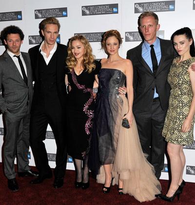 Топ-20 звездных красавиц-коротышек